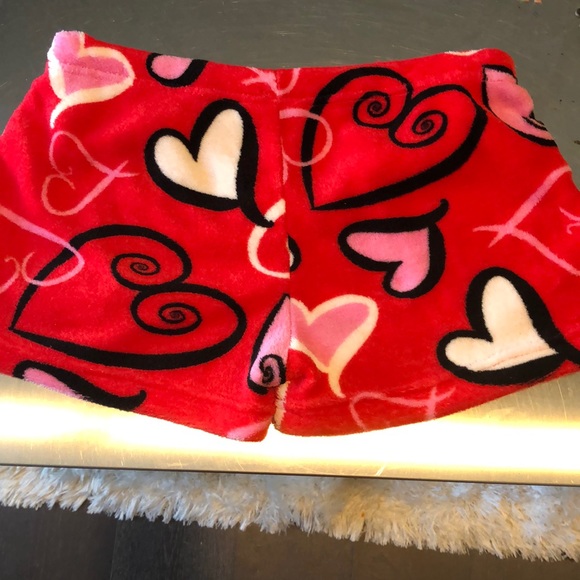Fancy girlz  heart shorts - Picture 2 of 3